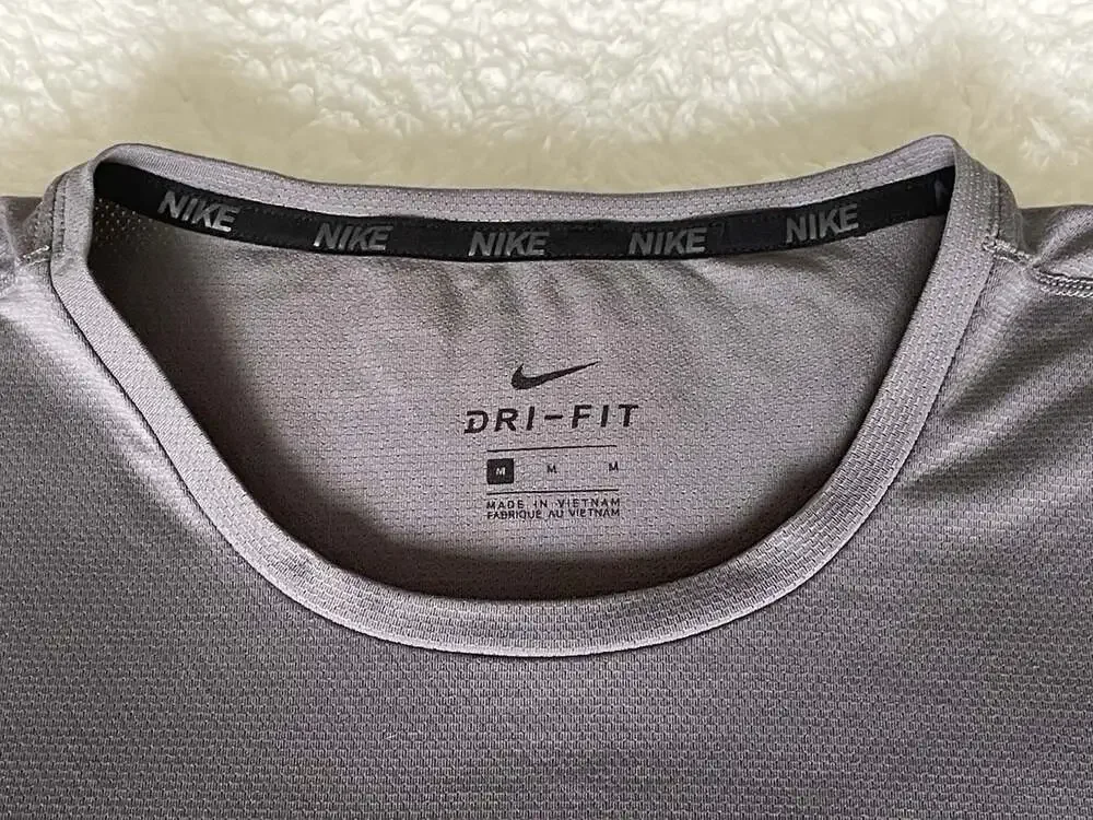 Nike DRI-FIT Mens M Gray Activewear Wicking Short-Sleeve Running Tee T-Shirt EUC